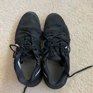 kyrie 3 basketball shoes